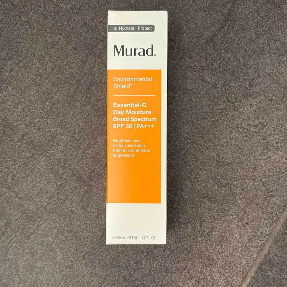 MURAD- Essential - C Day Moisture Broad Spectrum SPF 30 / PA +++ 1.7FL OZ